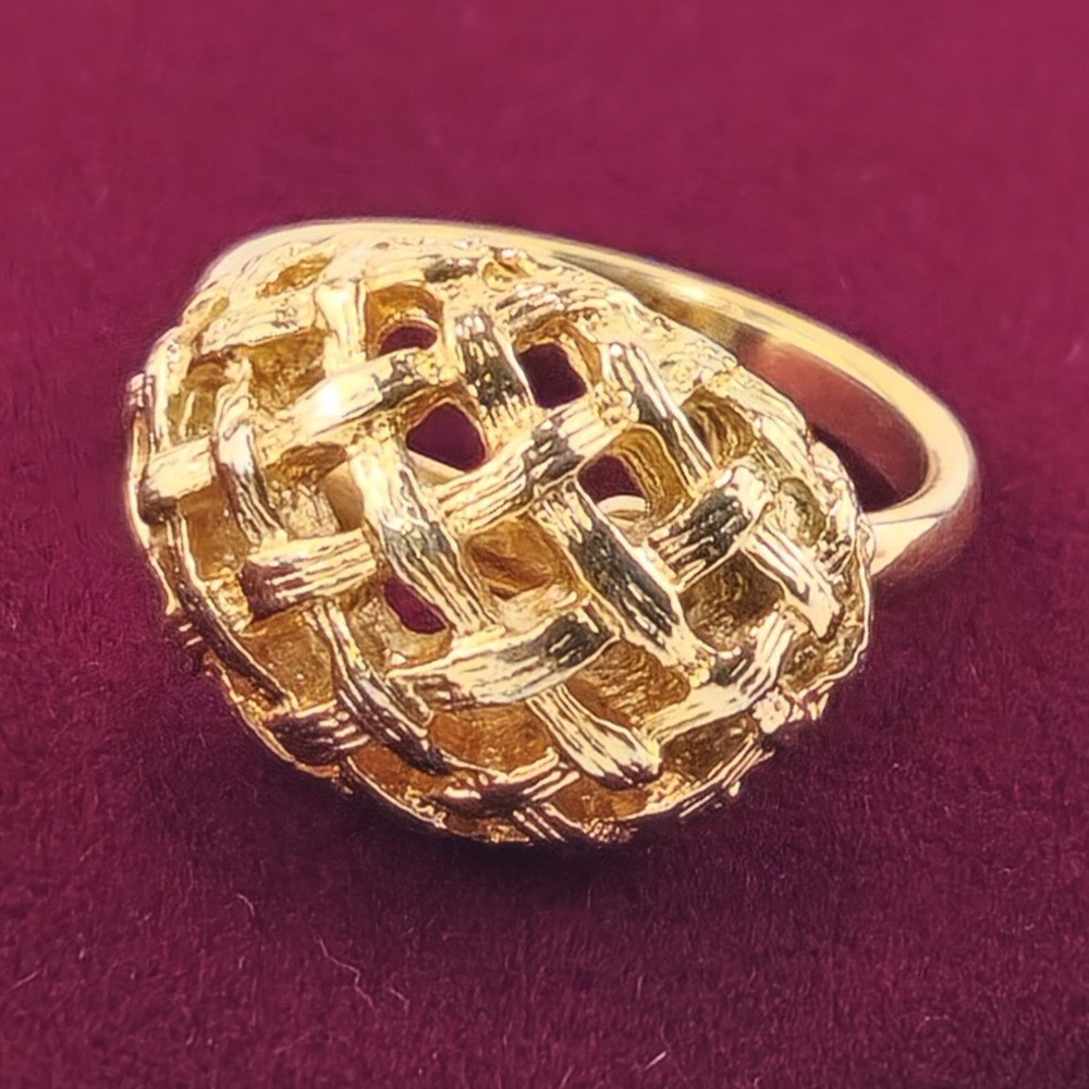 Vintage Gold Tone Basket Weave Dome Cocktail Ring Statement Jewelry